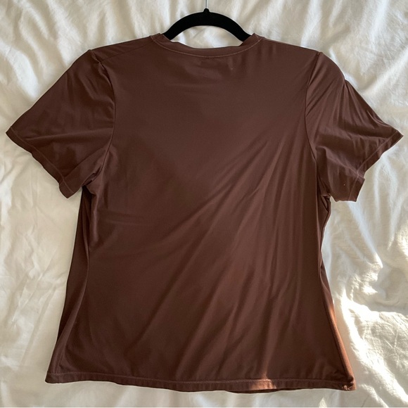 SKIMS Fits Everybody Short Sleeve T-Shirt - Picture 2 of 3